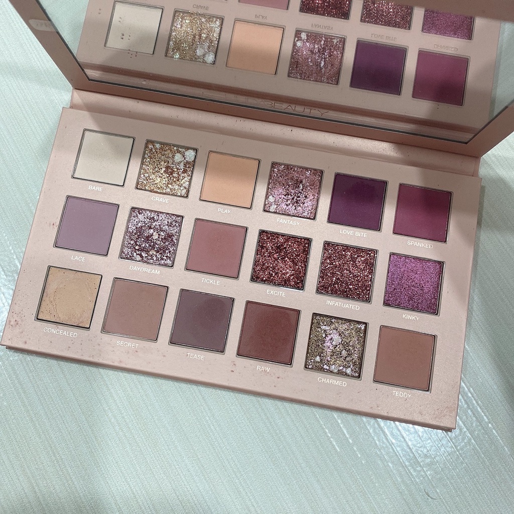 Huda Beauty The New Nude Eyeshadow Palette