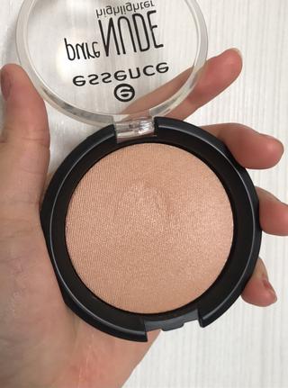 Essence Pure Nude Highlighter
