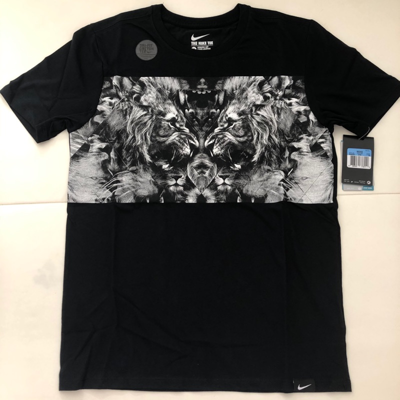 The nike tee athletic on sale cut