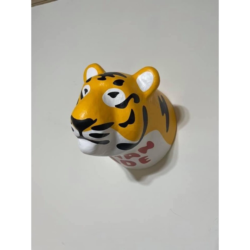 human made Tiger trophy paper mache display 彩繪老虎手工虎頭掛飾