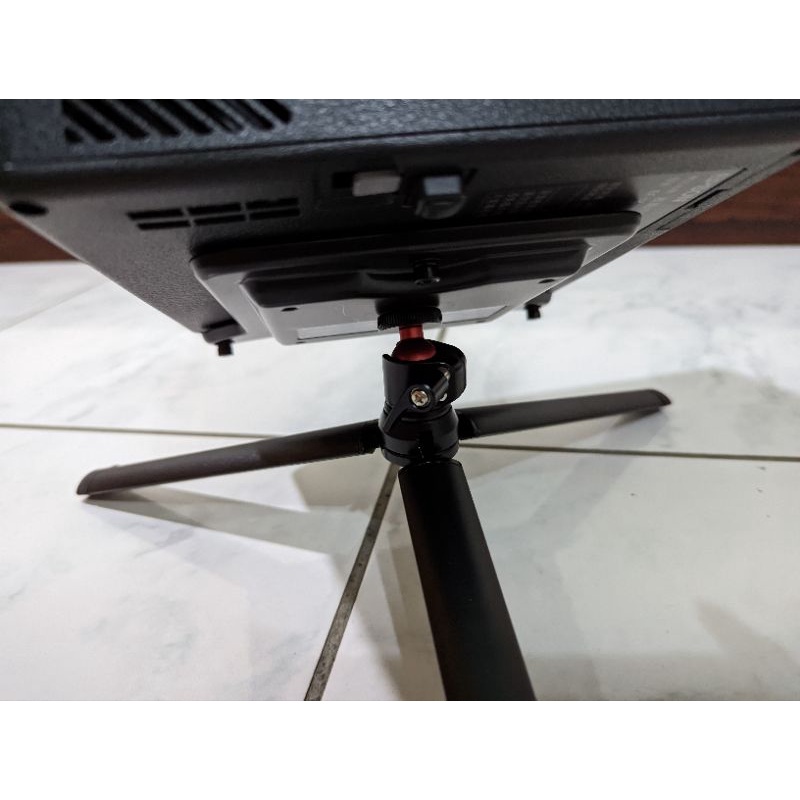 『產品嚴選』EPSON EF 11/12 專用吊架板（料號：ELPMB65）＃投影機吊架 ＃攜便型投影 ＃轉接座＃1/4 蝦皮購物