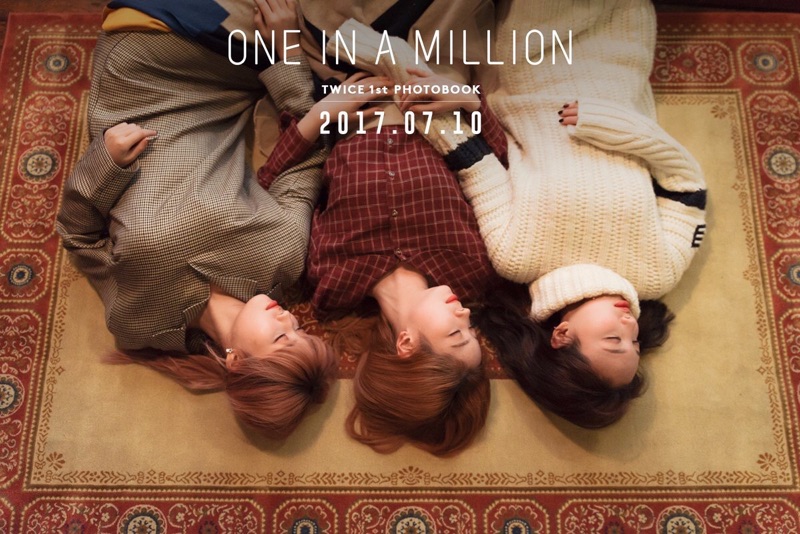 迷音樂⭐ TWICE < 1st PHOTOBOOK > ONE IN A MILLION 寫真書日專小卡一