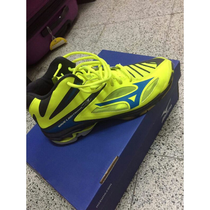 MIZUNO Wave Lightning Z3 MID