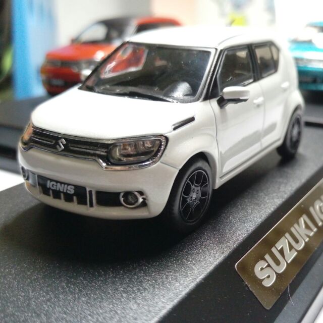 Tomica cheap suzuki ignis