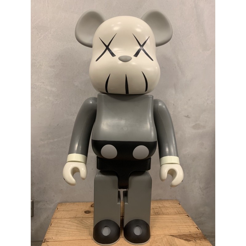 BE@RBRICK x Kaws 2002 限定1000% 狀況良好| 蝦皮購物