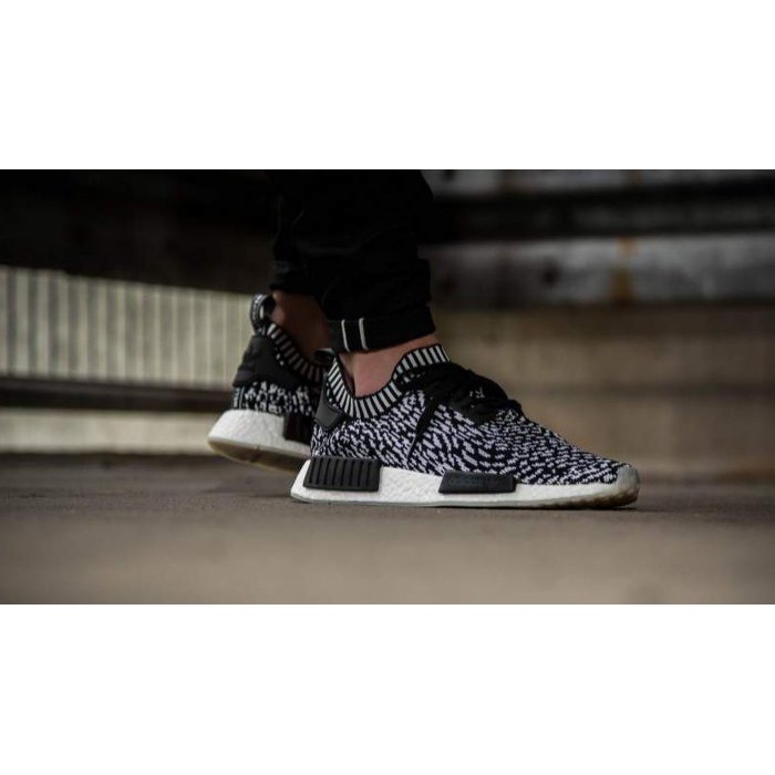 Adidas nmd r1 shop pk white black