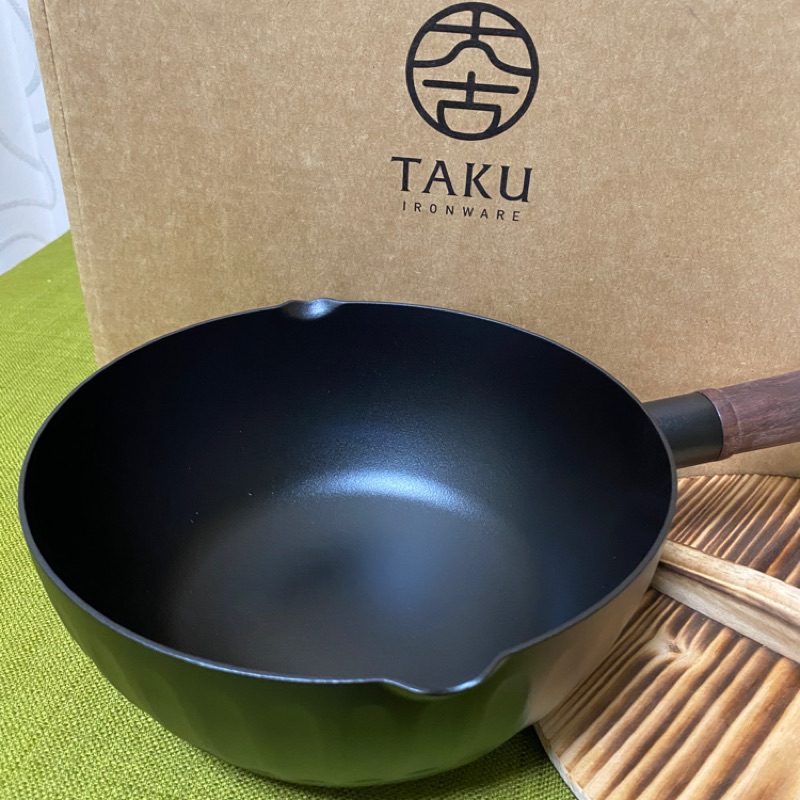 二手近全新-大古鐵器TAKU鑄鐵鍋(含蓋)-2.1L(免運費) | 蝦皮購物