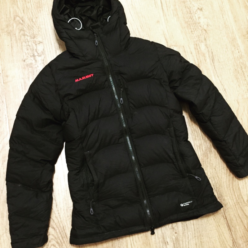 【Mammut 長毛象】Xeron IN Hooded Jacket AF Women 防潑水輕量羽絨連帽外套 黑色 女