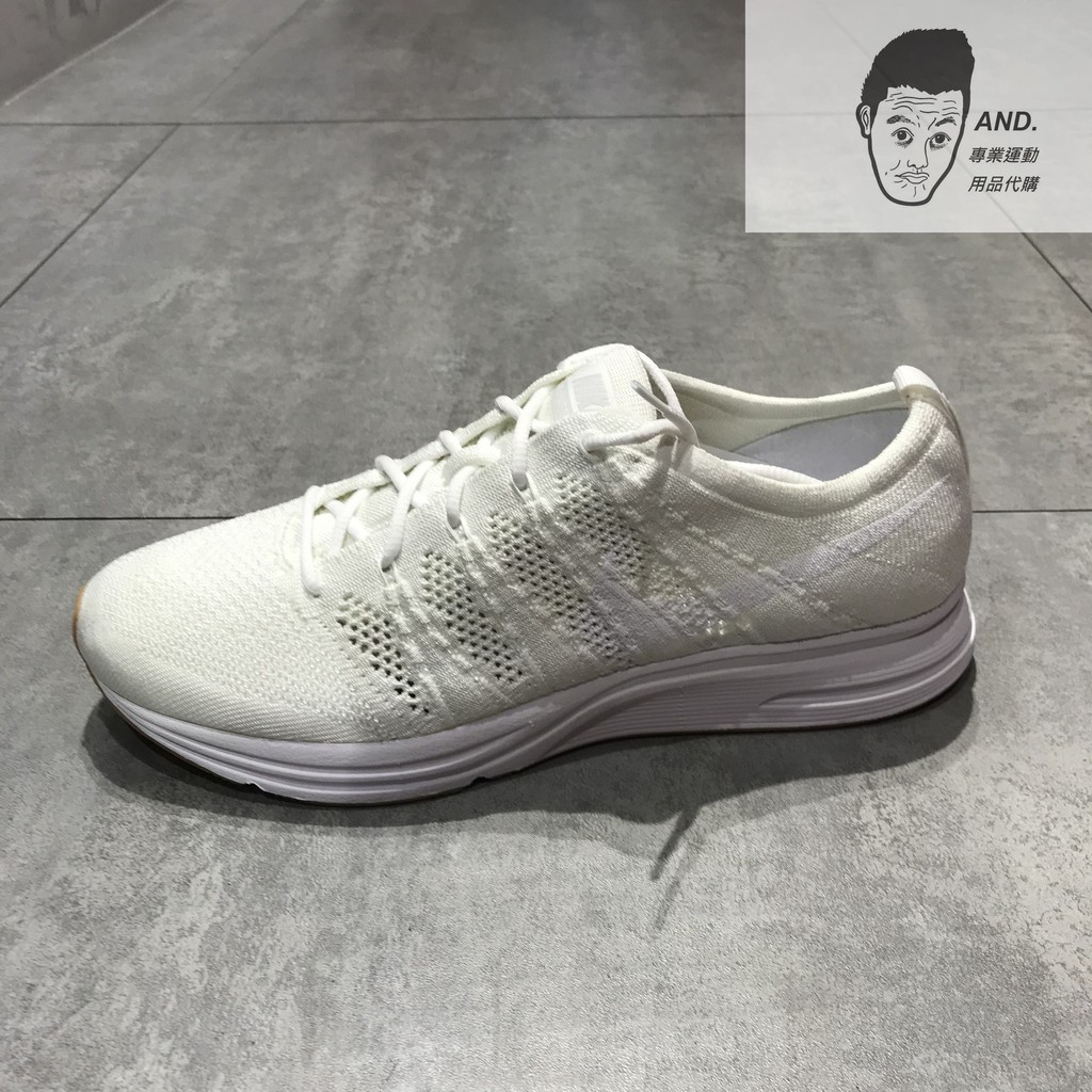 AND. NIKE FLYKNIT TRAINER OG WHITE GUM AH8396 102