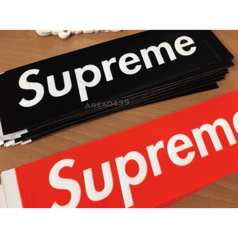 area0439 2017 Supreme Faux Fur Box Logo Sticker
