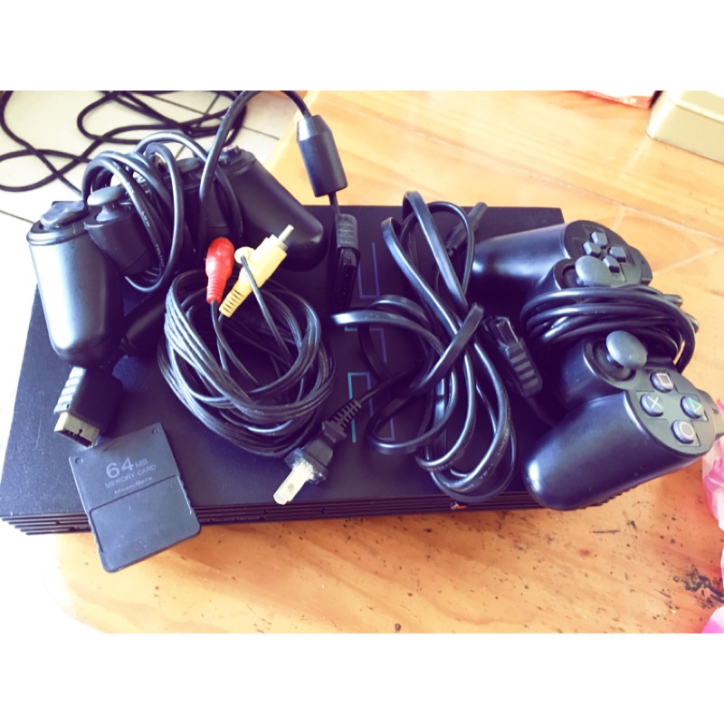 PS2 SCPH-39007型主機+附少量遊戲片+64MB記憶卡！ | 蝦皮購物