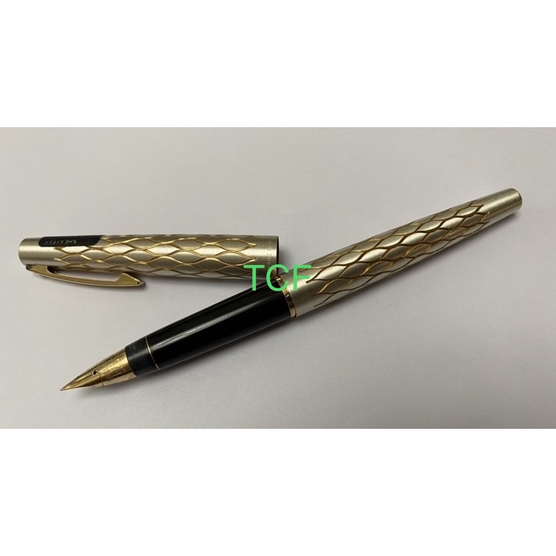 外觀極新！美國製 Sheaffer 西華鋼筆 全金屬香檳色筆身金色絹紋外殼 14K勝利尖 F尖 鋼筆 10-8