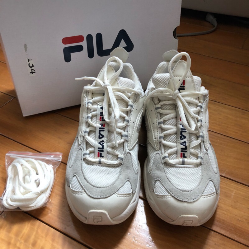 Fila Boveasorus 老爹鞋 慢跑鞋 休閒鞋 （size:25) 9成新 米色 有鞋盒