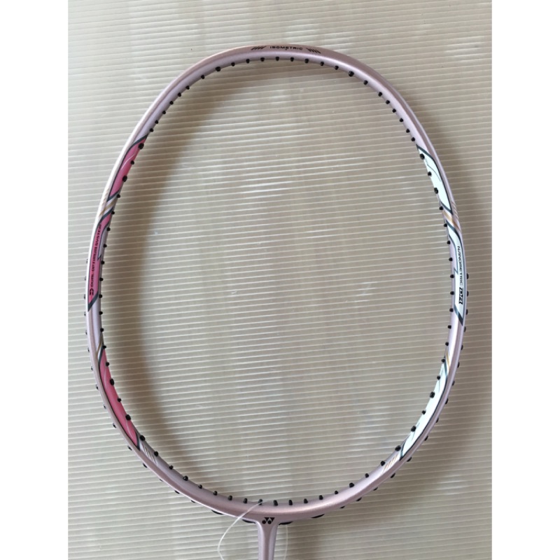 【今日の超目玉】 YONEX 2点まとめ（女性向け 廃盤 シャインピンク DUORA6 ラケット