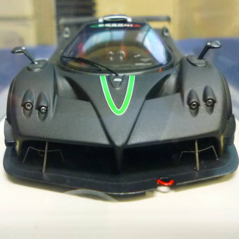 PAGANI - ZONDA R-2007