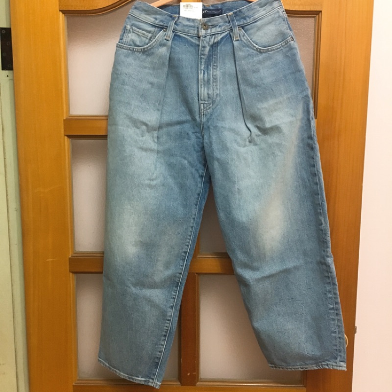 Barrel discount crop levi's