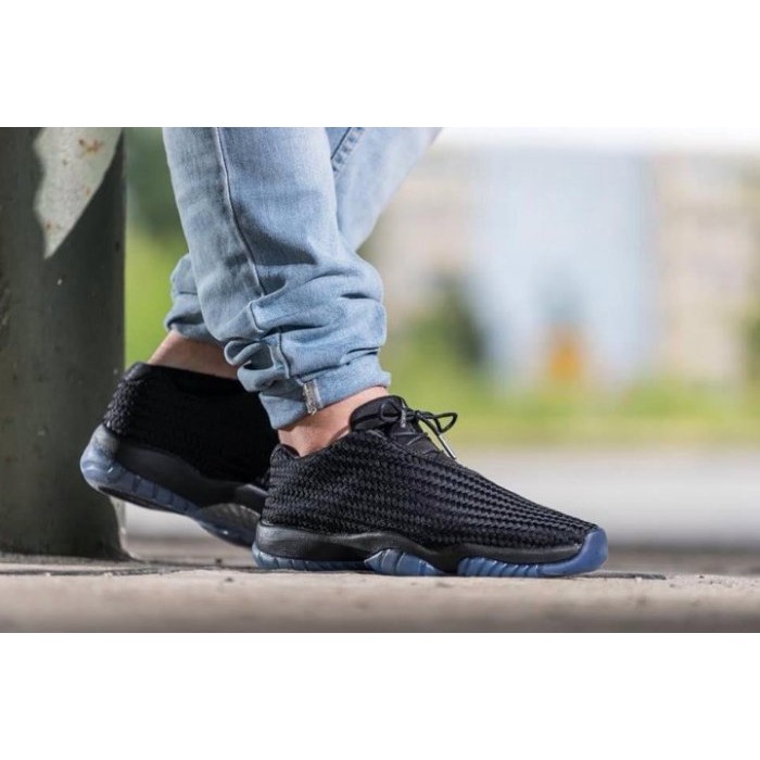 HYDRA Jordan Future low gamma blue AJ11