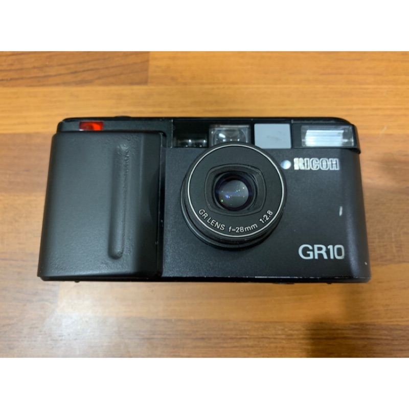 RICOH GR10