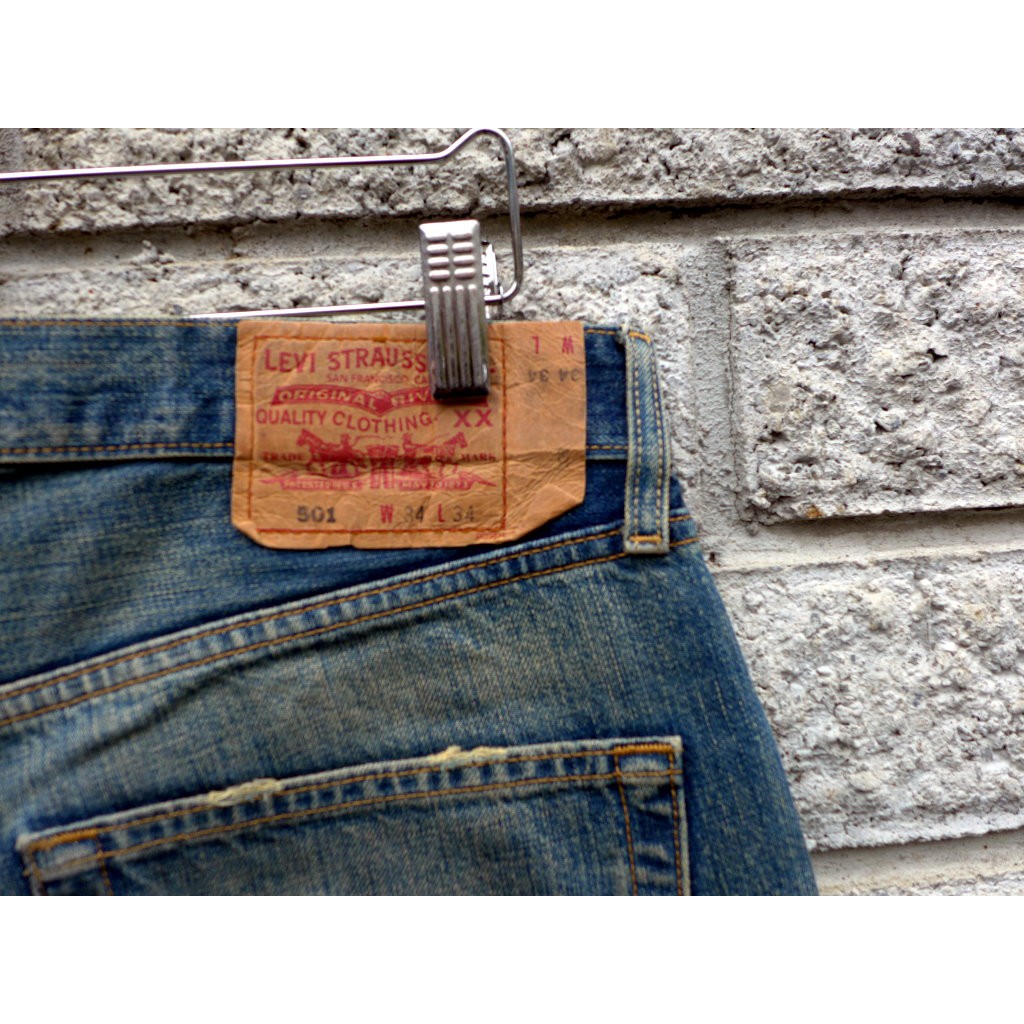 Levis 501 二手牛仔褲- 正品降谷建志著破壞-(LEVIS 04501-0197