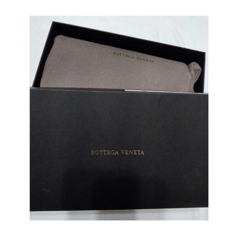 Bottega veneta bag discount box