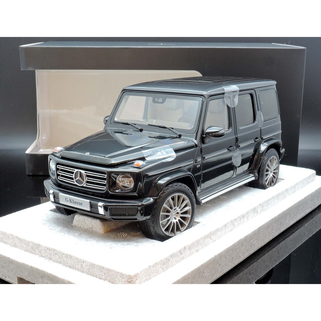 minichamps 1/18 Mercedes Benz G500 W463 2020 ブラウン