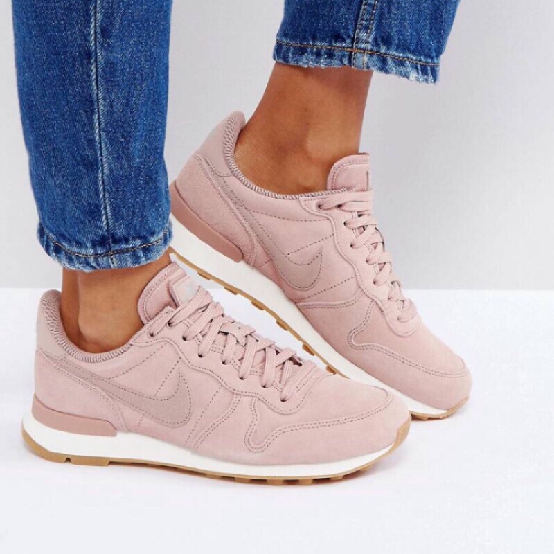 Nike internationalist clearance se particle pink