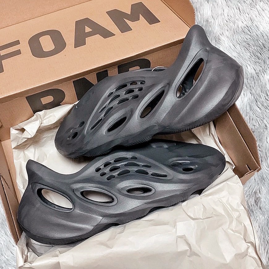 Sharkhead】現貨Adidas Yeezy Foam Onyx 涼拖鞋黑洞洞鞋涼鞋黑魂HP8739