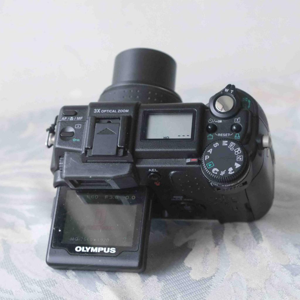 Olympus CAMEDIA C-5050 Zoom 大光圈F1.8 早期CCD 數位相機(可翻轉螢幕
