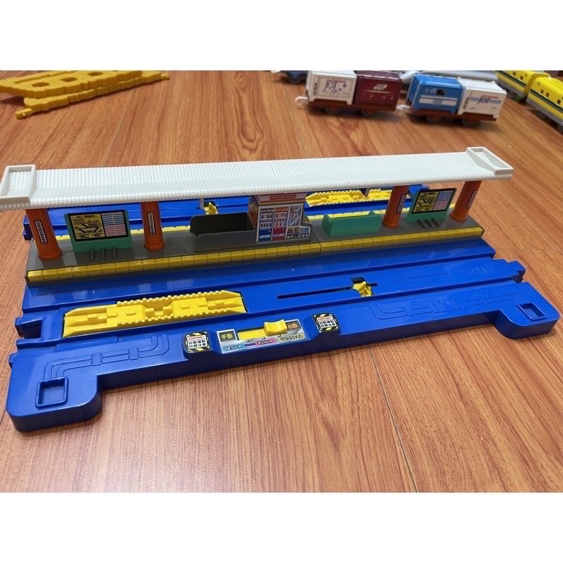 出清 絕版 二手 正品 多美 TAKARA Tomy Plarail 鐵道王國 軌道 配件 黃博士系列 火車 自動車站