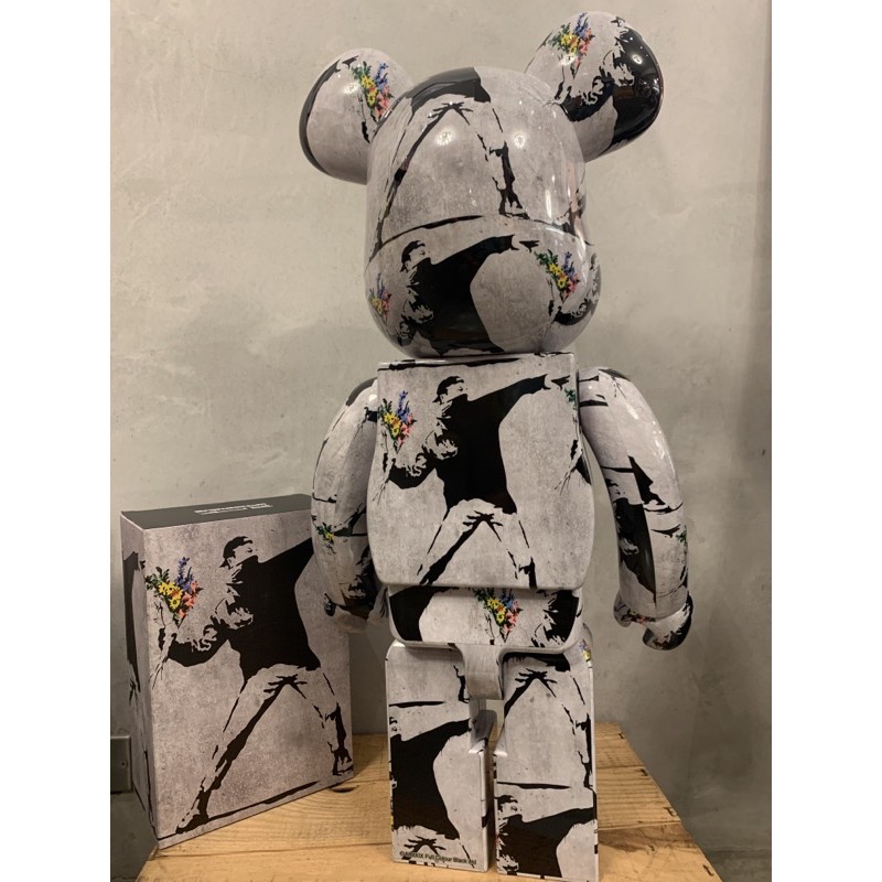 BE@RBRICK x Banksy “FLOWER BOMBER” 丟花人1000% | 蝦皮購物