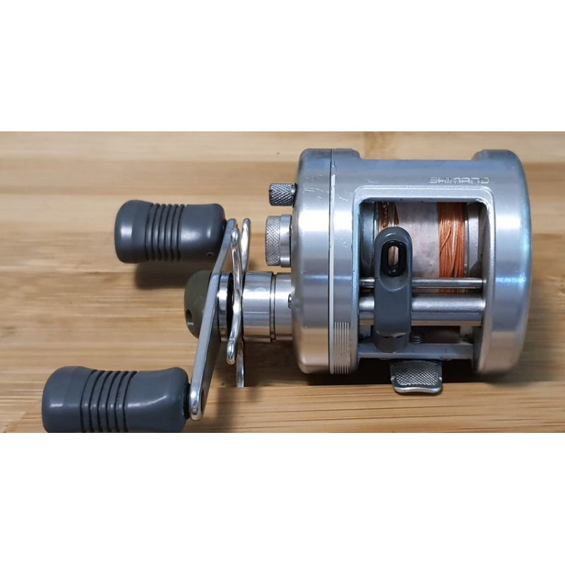 shimano calcutta 200 捲線器| 蝦皮購物