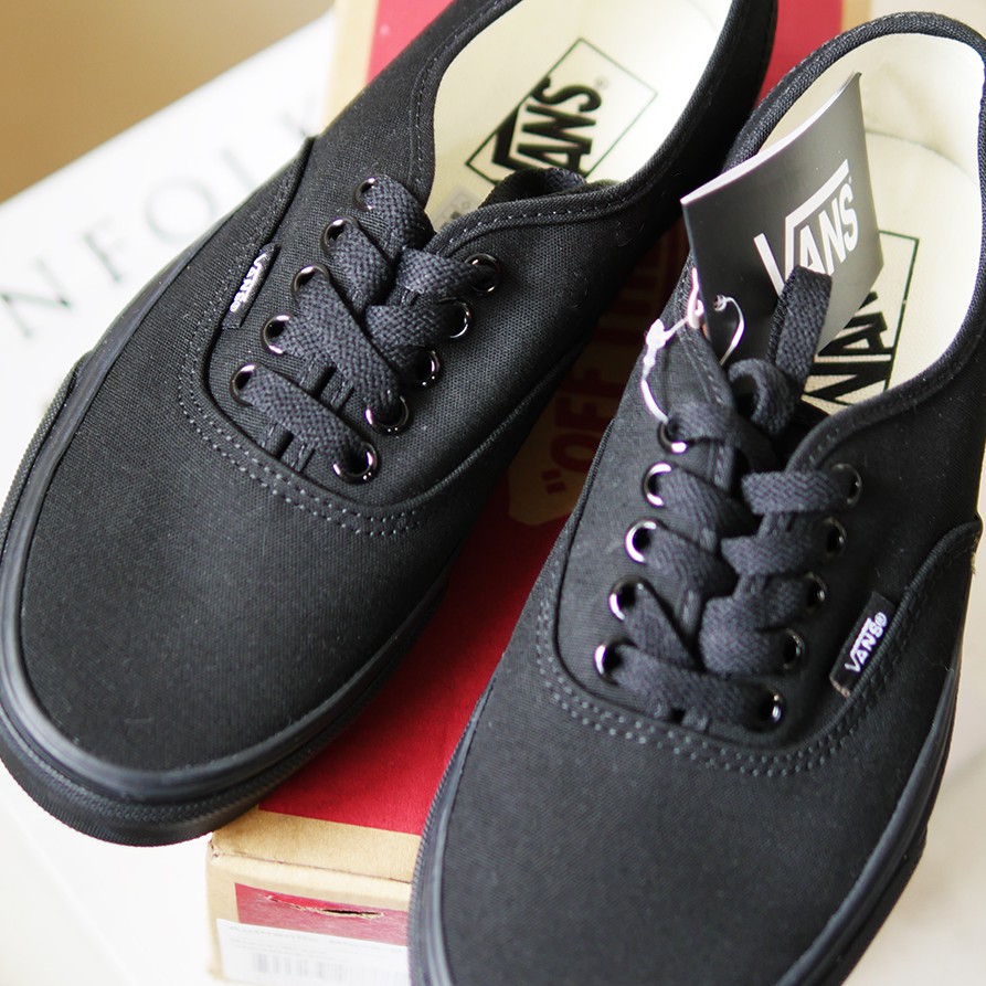 轉賣24.5CM VANS 美版AUTHENTIC 黑色全黑Black 帆布薄邊基本經典款