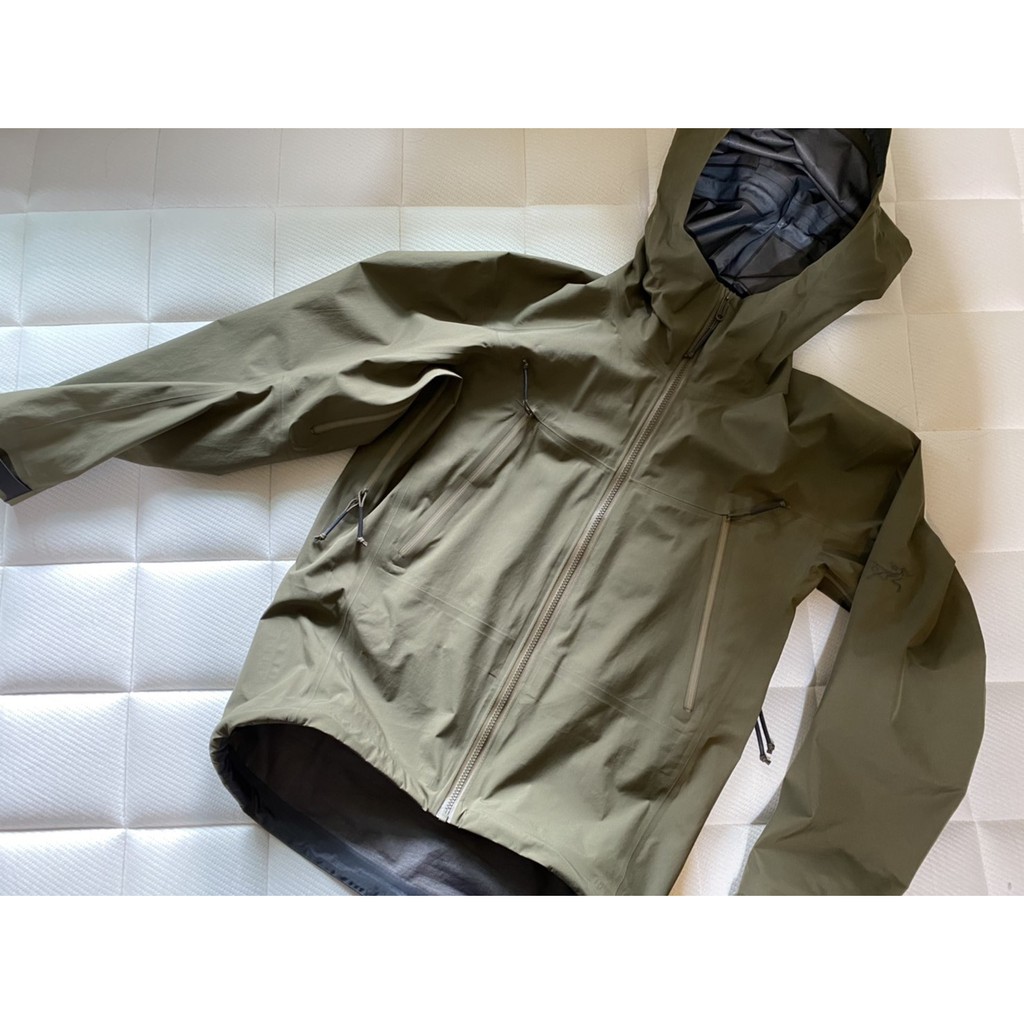 加拿大製 始祖鳥 軍鳥 ARC'TERYX LEAF ALPHA JACKET LT GEN 2 Beta AR可參考