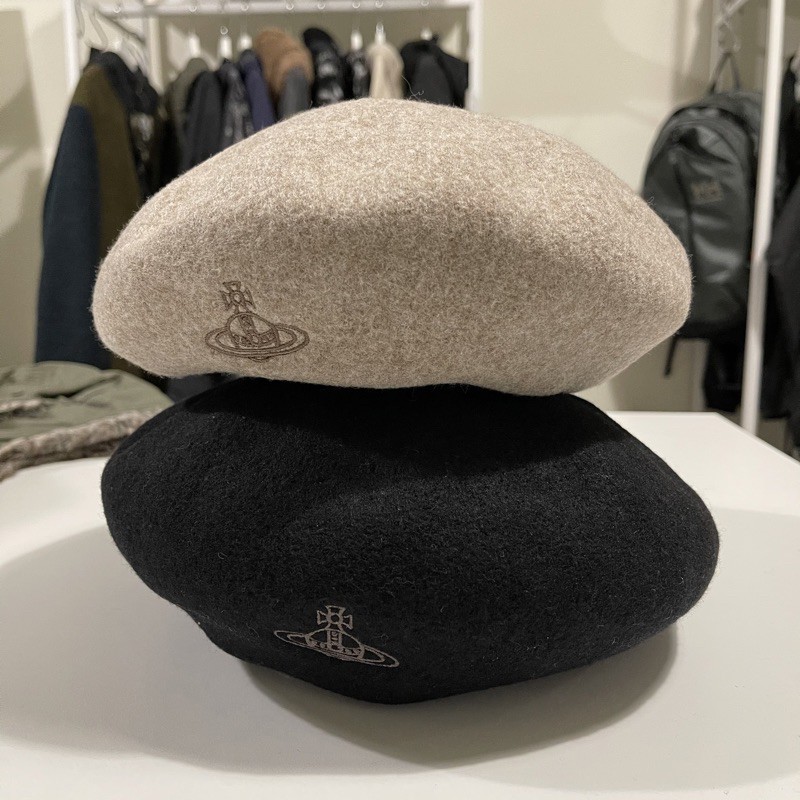 The PAST} 台北門市VIVIENNE WESTWOOD BERET 土星刺繡貝雷帽日本製現貨