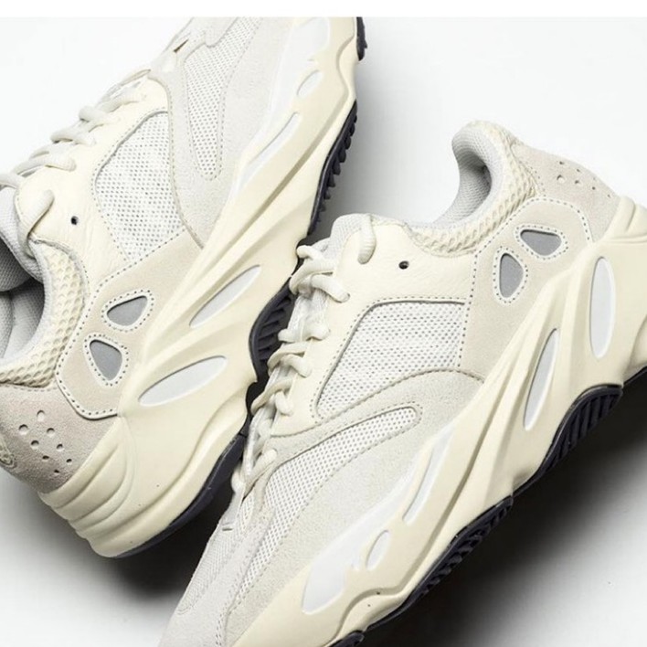 Focus Store】 Adidas Yeezy Boost 700 Analog 米白EG7596 | 蝦皮購物