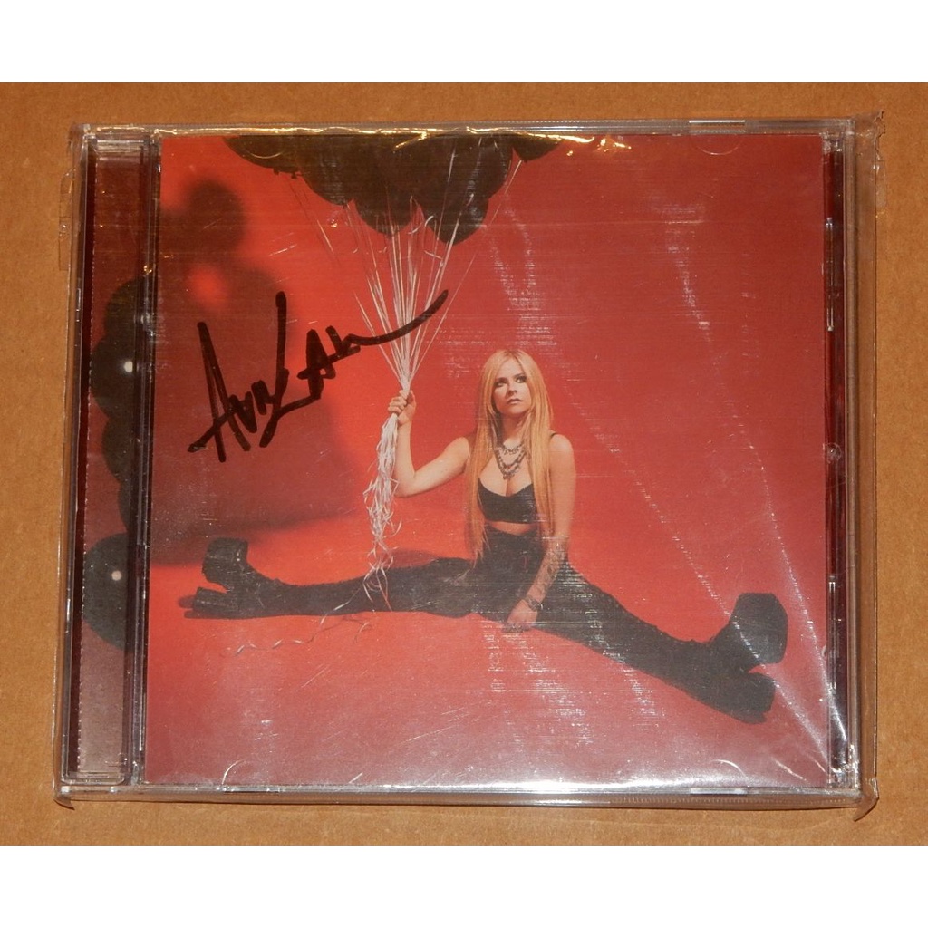 Avril Lavigne 直筆サイン入りCD Love Sux AVRIL LAVIGNE: Love Sux