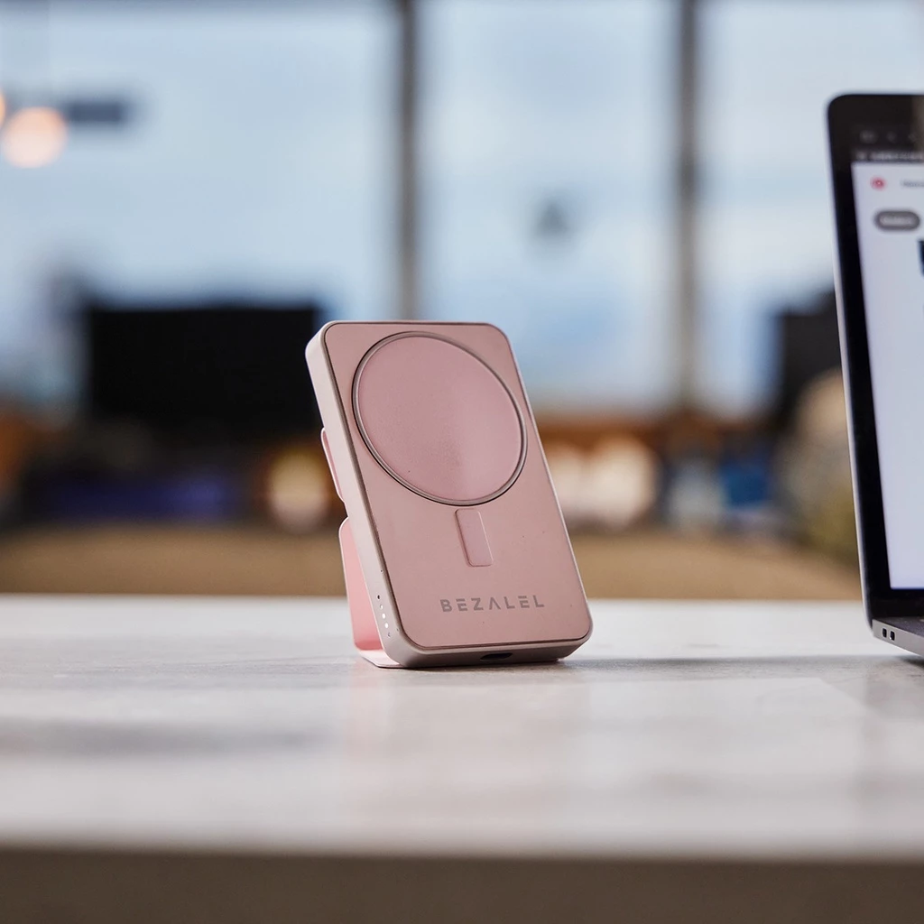 iPhone 族必備！BEZALEL Prelude SE MagSafe 磁吸行動電源：支架與電量的完美平衡