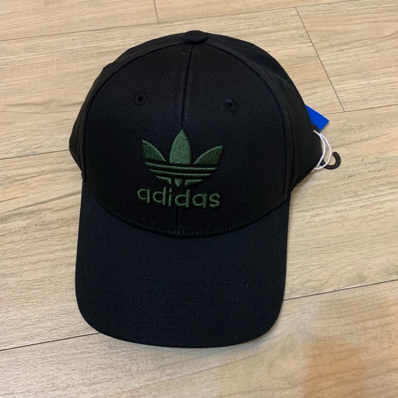 全新】adidas 愛迪達黑色棒球帽老帽SIZE：54-57cm | 蝦皮購物