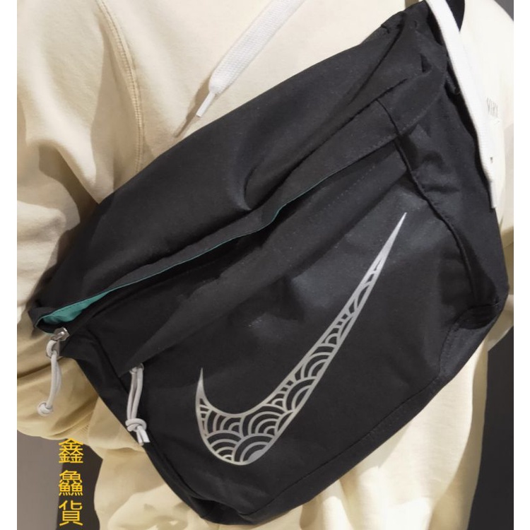 2022 NIKE TECH CNY HIP PACK DQ3431 010