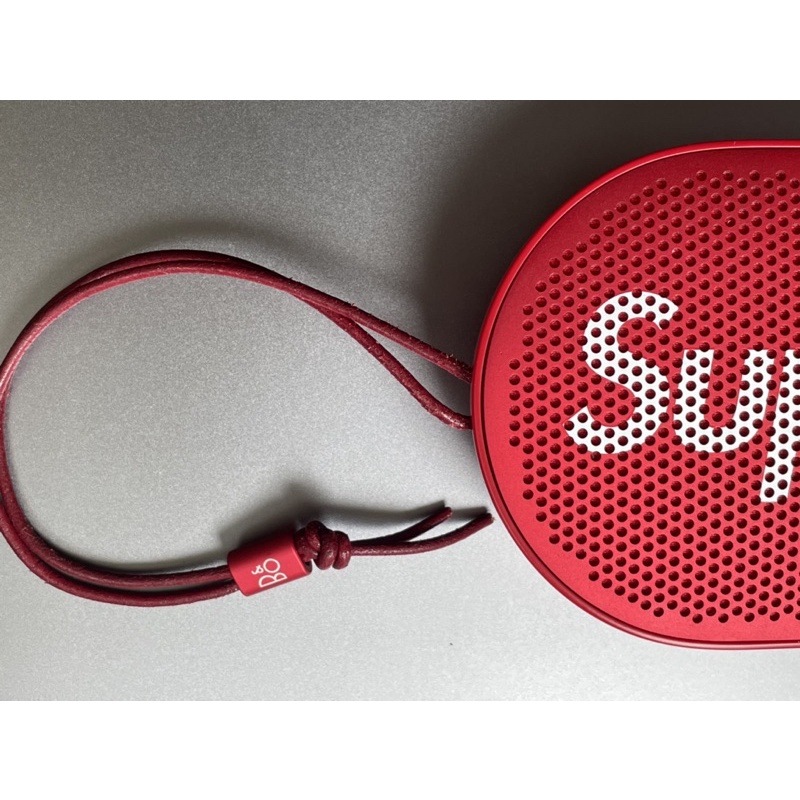 閱卷室》【現貨】Supreme B&O P2 Wireless Speaker 配件藍芽喇叭 閱卷室》【現貨】Supreme B&O P2 Wireless Speaker 配件藍芽喇叭