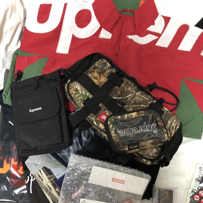 Supreme fw19 Shoulder Logo Track Jacket防風薄外套紅S🇯🇵日本 Supreme fw19 Shoulder Logo Track Jacket防風薄外套紅S🇯🇵日本