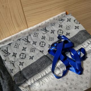 LV Blue Studdy Denim Monogram Shawl M73698 in 2023