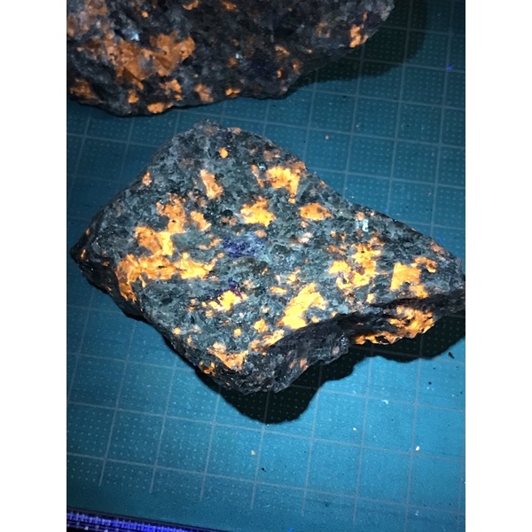火焰石 螢光礦物 方鈉石 原礦 原石 教材 | 蝦皮購物