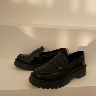 Dongnt.co現貨🧃 只賣現貨🍂秋冬穿搭必買的皮鞋👞尺寸表在最後一張！