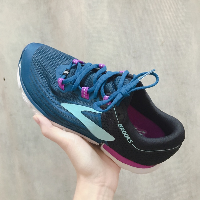 Brooks neuro clearance 3 womens