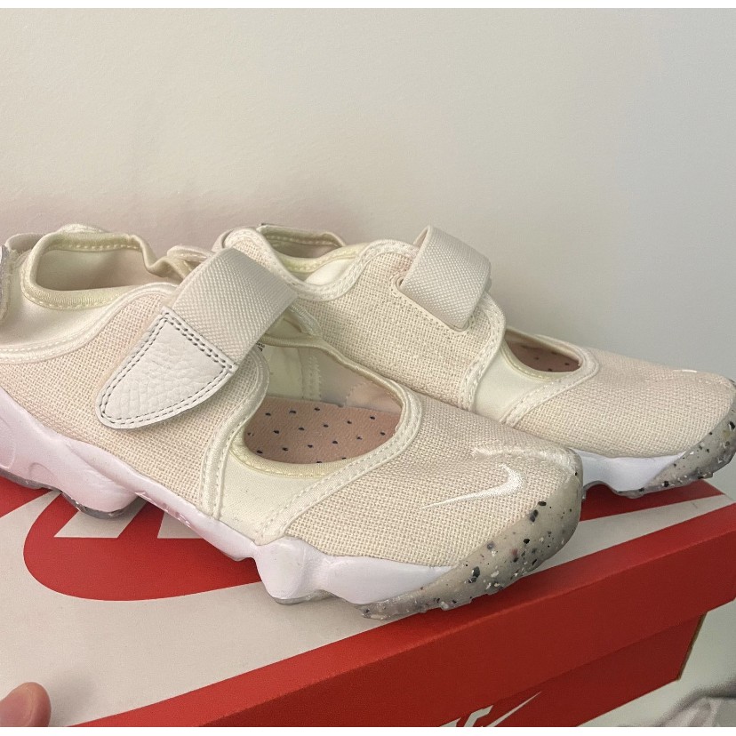 全新Nike Air Rift 米白女款DJ4639-121 休閒鞋現貨| 蝦皮購物