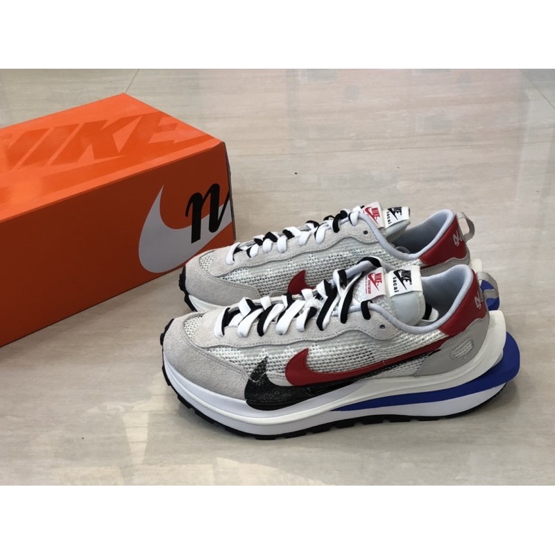 【Fashion SPLY】Sacai x Nike vaporwaffle 白紅藍 結構 CV1363-100 31