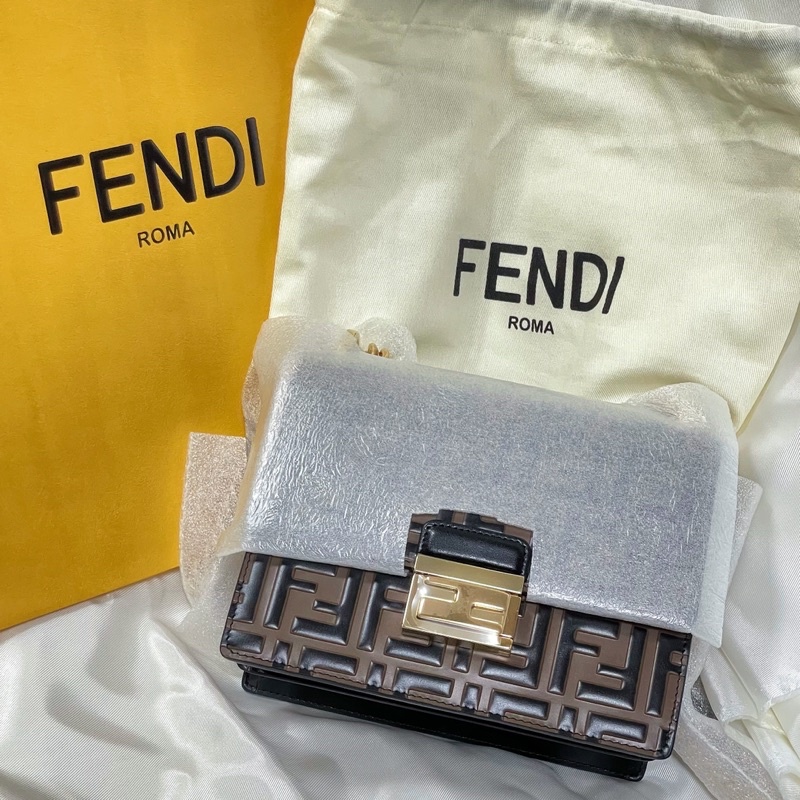 101專櫃購買Fendi KAN U全新品 肩背包 斜背手袋 精品包