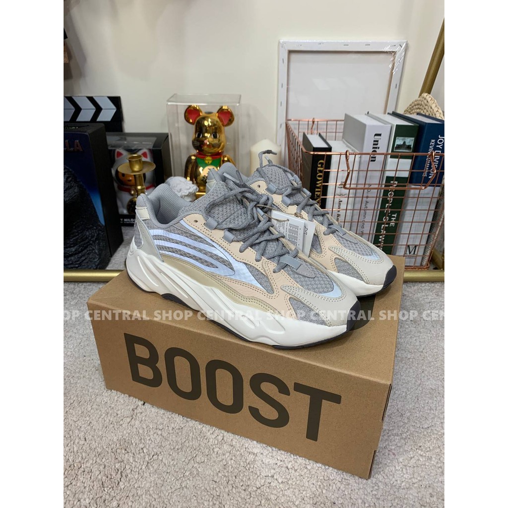 ADIDAS YEEZY BOOST 700 V2 STATIC 白3M 反光US9.5 27.5CM 二手很新