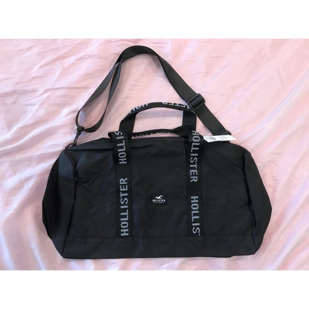 Hollister deals duffle bag